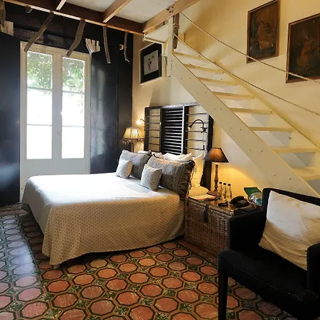 Casa Lola Deluxe Gallery Hotel 5*